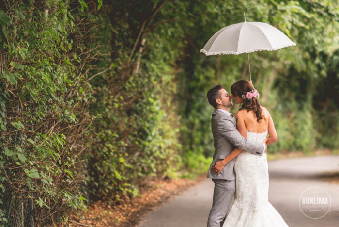 noivos no casamento em epsom