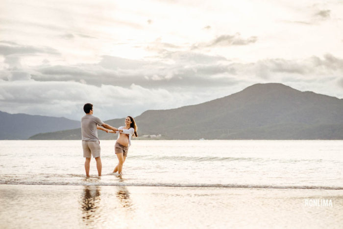 Ensaio Gestante na Praia do Forte em Floripa